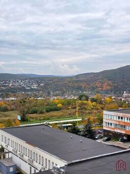 4-izbový byt s loggiou, Košice Ťahanovce – výhľad na mesto