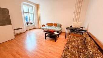 Priestranná kancelária na prenájom v centre za super cenu