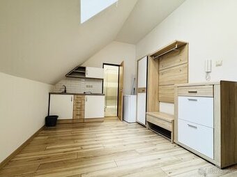 Na prenájom útulná garsónka v úplnom centre Žiliny - F