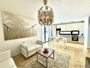 Exkluzívne Predaj dizajnového 2-izb.bytu v Líščom údolí, Kar