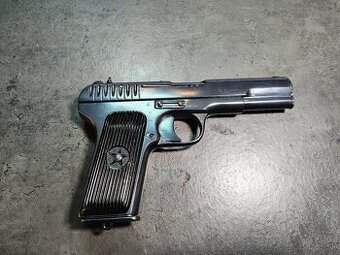 PIŠTOĽ TOKAREV TT33, r.v.1945