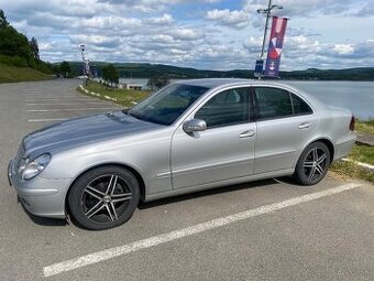 Mercedes benz e200 AUTOMAT