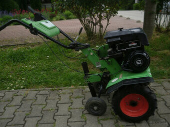 Malotraktor s príslušenstvom+ spiatočka