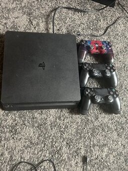 Ps4 slim 500gb+1/2/3 ovládače
