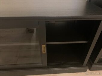 Skrinka pod TV
