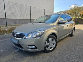 Kia Ceed1.6benzin 2010(facelift)184000km,slovenské auto