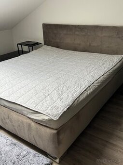 Manželská posteľ 180x200cm