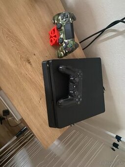Predám PS4 slim 500giga+2x ovládač