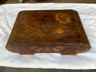 Starožitná šperkovnica