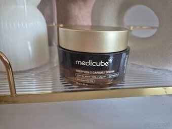 Medicube Krém na pigmentové škvrny Deep Vita C Capsule