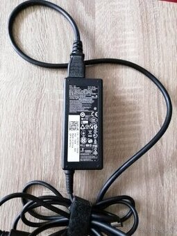 Originál nabíjačka na notebook Dell