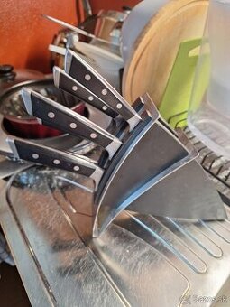 Predám sadu kvalitných nožov Tescoma Azza