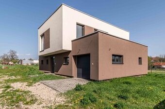 BEDES | novostavba 182m2, pozemok 659m2, 3x terasa, garáž