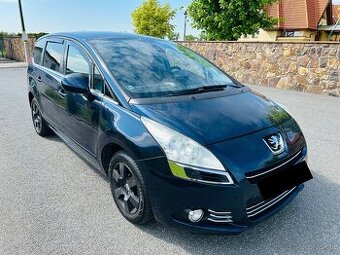 Peugeot •5008 2.0L HDi Exclusive •7miestne •Ťažné