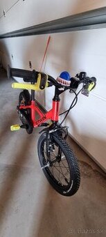 16 palcový btwin Discover900