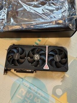 Nova - GIGABYTE Radeon RX 9070 GAMING OC 16G