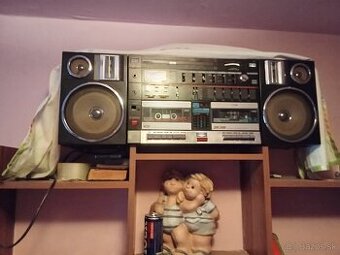 Predám retro veľký radiomagnetofon