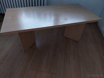 Konferencny stolik