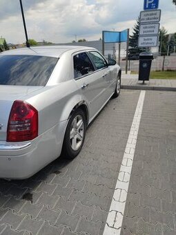 Chrysler c 300 predám vymením