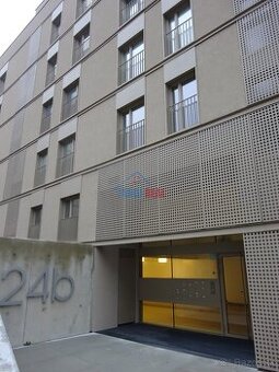 PRI MÝTE novostavba 2-IZB BYT novo zariadený, aj garáž-.
