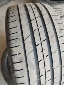 Letné pneu 245/40 ZR19