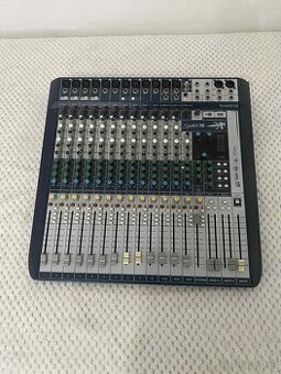 Soundcraft signature 16