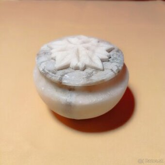 okrúhla mramorová dózička - starožitnosť