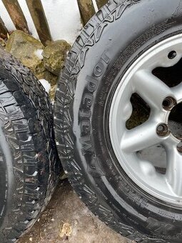 Predam kolesa R15 235/75