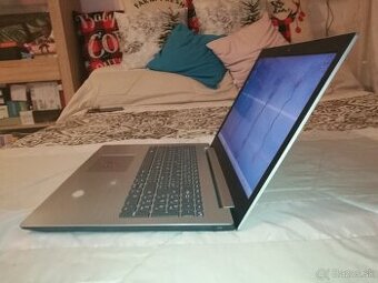 Lenovo. 15,6. SSD 240 GB. 8GB DDR4.Grafika 2 GB.