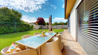 Slnečný, zariadený  4i RD s garážou na DLHODOBÝ prenájom, pr