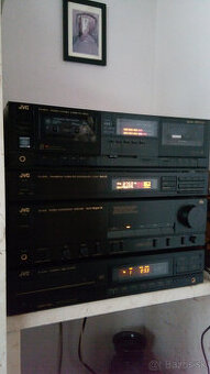 Predám HIFI JVC-zosilňovač, CD prehrávač, rádio, magnetofon