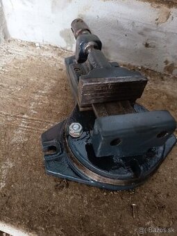 Strojný zverák 100 mm