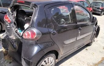 TOYOTA AYGO 1.0 2013 predám 1KR MOTOR 1KR-FE DVERE, AUTOMAT