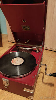 Gramofón His masters voice 101 červený