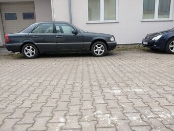 Sada starších 15" ALU disků Alessio z mercedesu benz