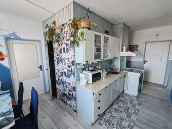 Topoľčany - 3 izbový byt s 3 balkónmi - pôvodný stav
