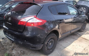 Renault Megane 1.6 2011 predám MOTOR K4MV8, PIATE DVERE