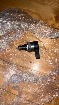 Regulator tlaku paliva bmw pre motory 320d 318d e46 e90
