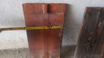 Predám starú kvalitnú palenu škridlu. Červenej farby. Uložen - 1