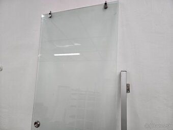 Sprchové dvere posuvné sklenené s vodiacou lištou