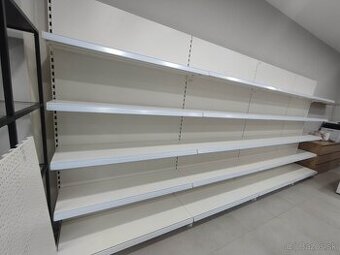 Kovové regále do predajne