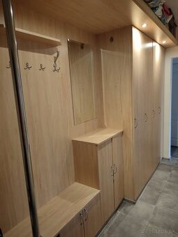 Skriňa do predsiene