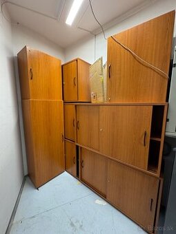 Nábytok rôzneho druhu