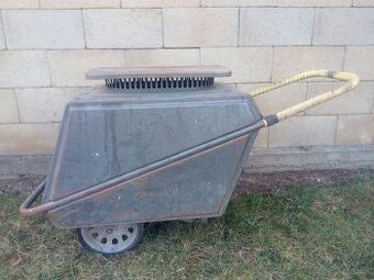 Vozík za bicykel či babetu.