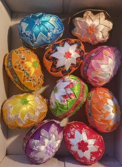 Veľkonočné farebné vajíčka