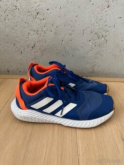 Tenisky Adidas non-marking 37 1/3