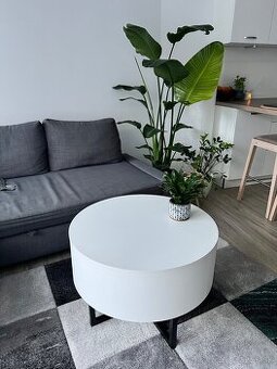 Okrúhly konferenčný stolík