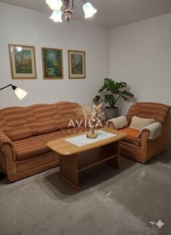 NA PREDAJ PRIESTRANNÝ 4-IZBOVÝ BYT S LOGGIOU, sídlisko Hájov