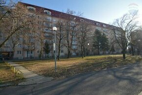 Na predaj 3 izbový byt, 64,41 m2, pôvodný stav, Bratislava, 