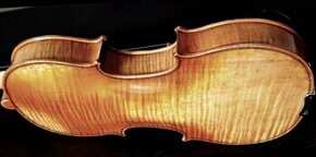 husle 4/4 model Stradivari ( gold-orange oil)
